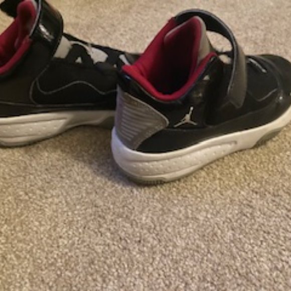 Step Up Your Kid's Style with Jordan Velcro Sneakers in Size 11 - Good Condition - Picture 5 of 5